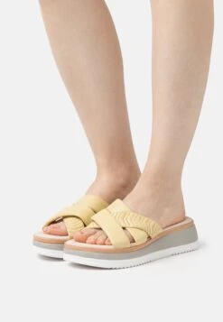 Gabor Comfort Sandalias Planas - Lemon